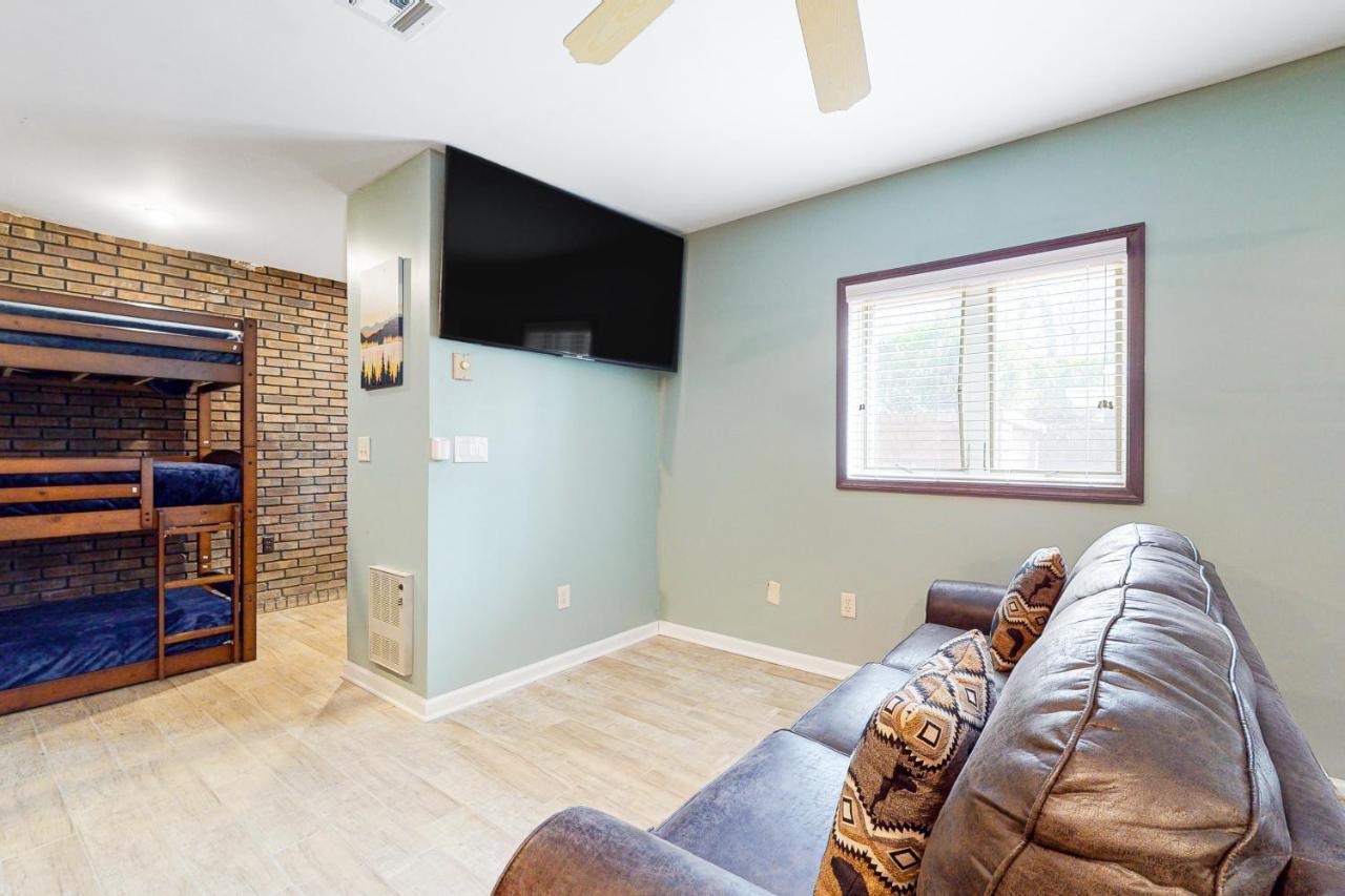 Smoky Mountain Castle Caretaker'S Apartment Sevierville Extérieur photo