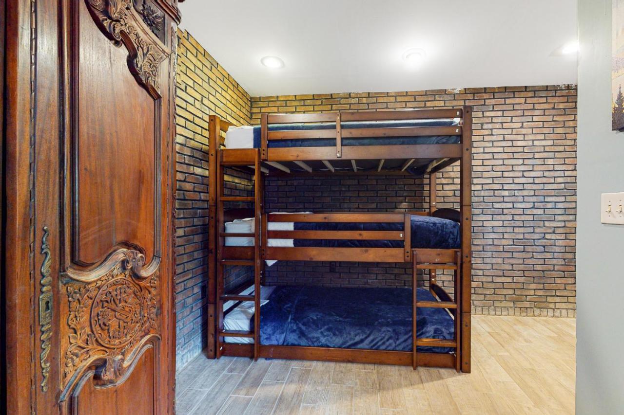 Smoky Mountain Castle Caretaker'S Apartment Sevierville Extérieur photo